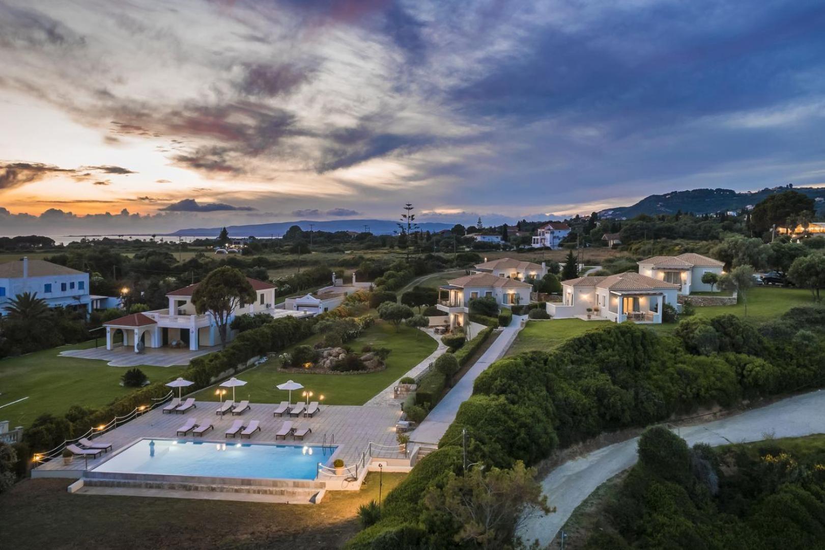 The Seasons Villa Svoronata Dış mekan fotoğraf